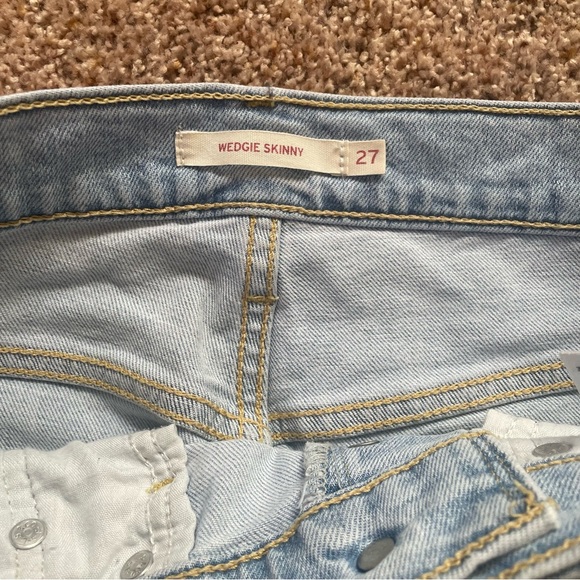 Levi’s Wedgie Jeans - Picture 3 of 5